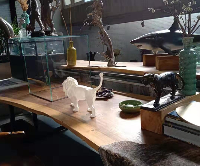 美術(shù)工藝品鑄件加工室